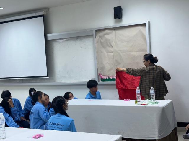 3. 18.03.2567 กิจกรรมการอบรมเชิงปฏิบัติการการจับจีบผ้า สำหรับนักศึกษาชั้นปีที่ 2 รหัส 65